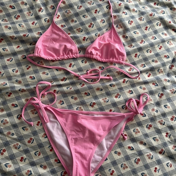 Women's Pink Bikinis-and-tankini-sets - Picture 1 of 2